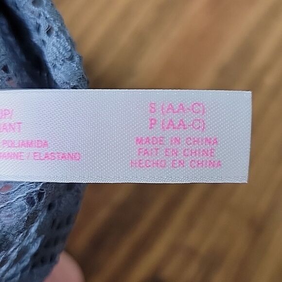 Pink. Victoria's Secret. Push Up. Bartlett. Size Small. EUC - Picture 7 of 11